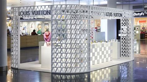 louis vuitton munich airport.